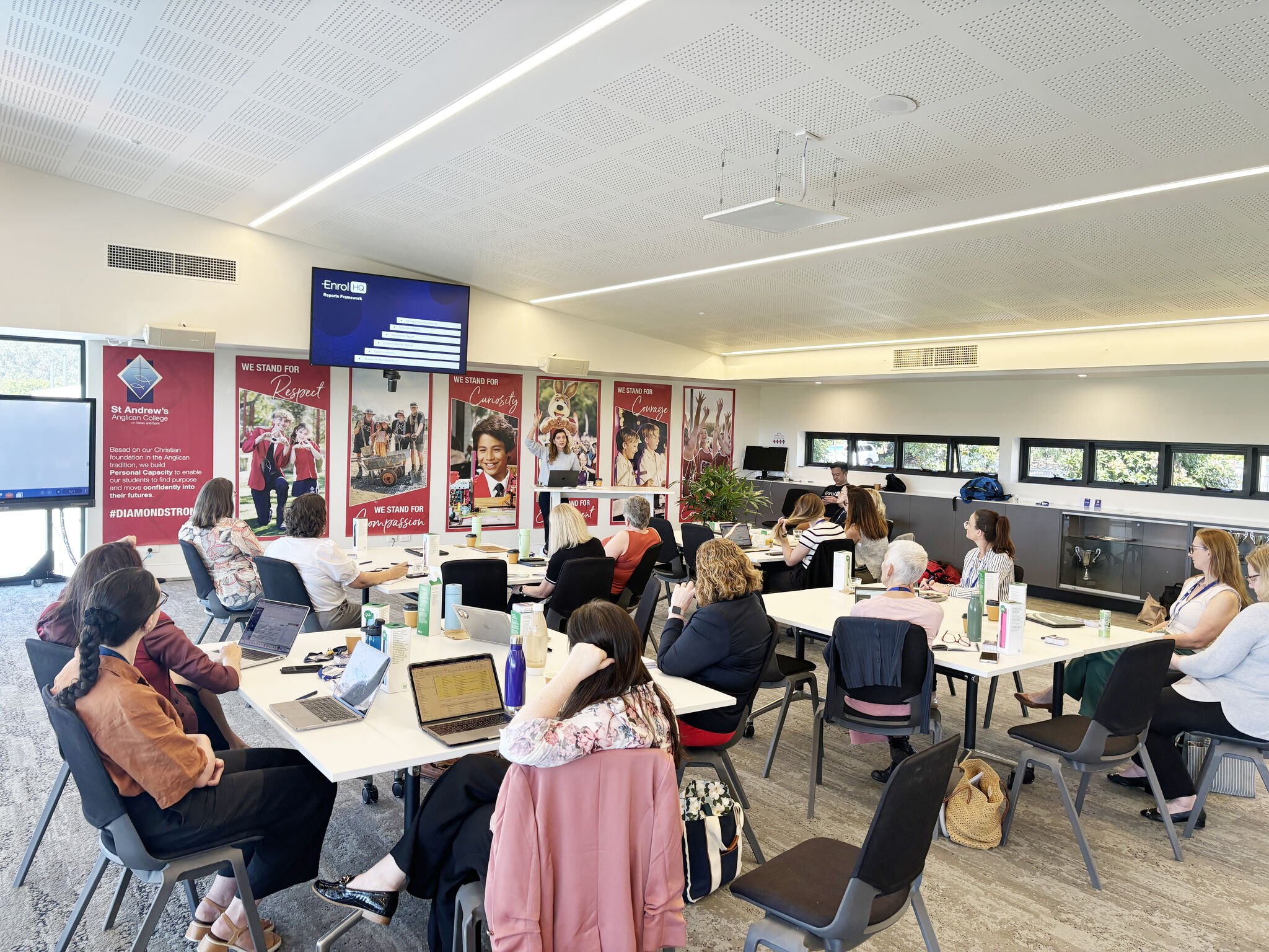 EHUG event attendees working together